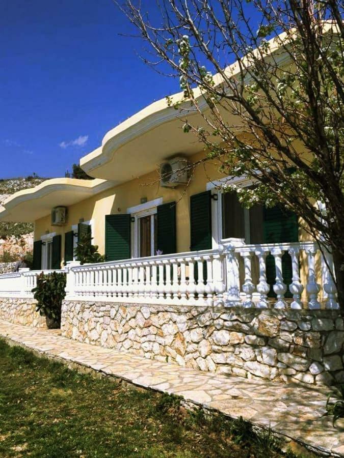 Lovely View Apartments Himare Eksteriør bilde